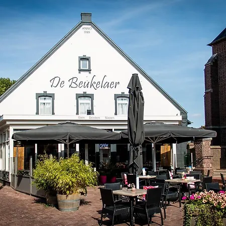호텔 De Beukelaer 2*