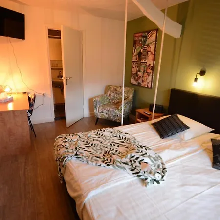 Hotel De Beukelaer 2*