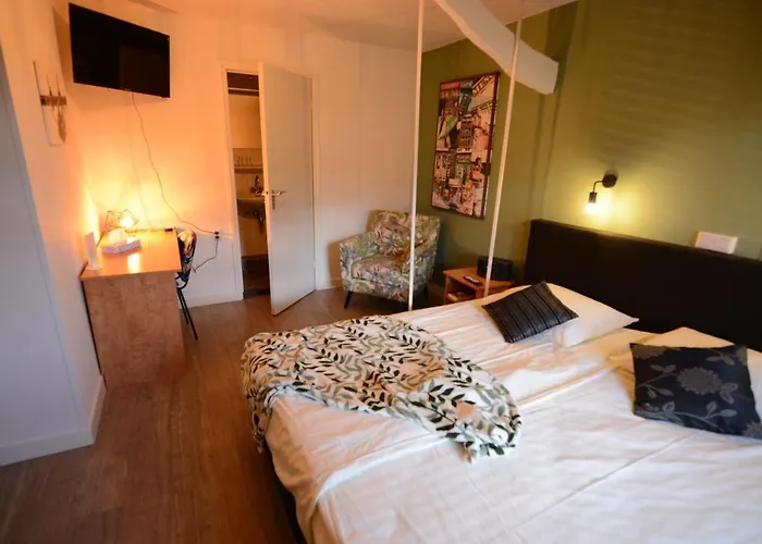 Hotel De Beukelaer 2*