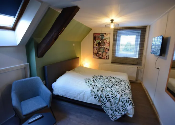 Hotel De Beukelaer 2*